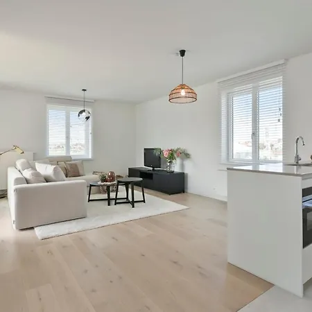 Apartamento Modern New Appartement With Sunny Terrace And Parking *