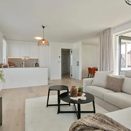 Modern New Appartement With Sunny Terrace And Parking Apartamento