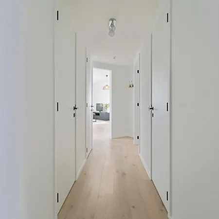 Modern New Appartement With Sunny Terrace And Parking Apartamento